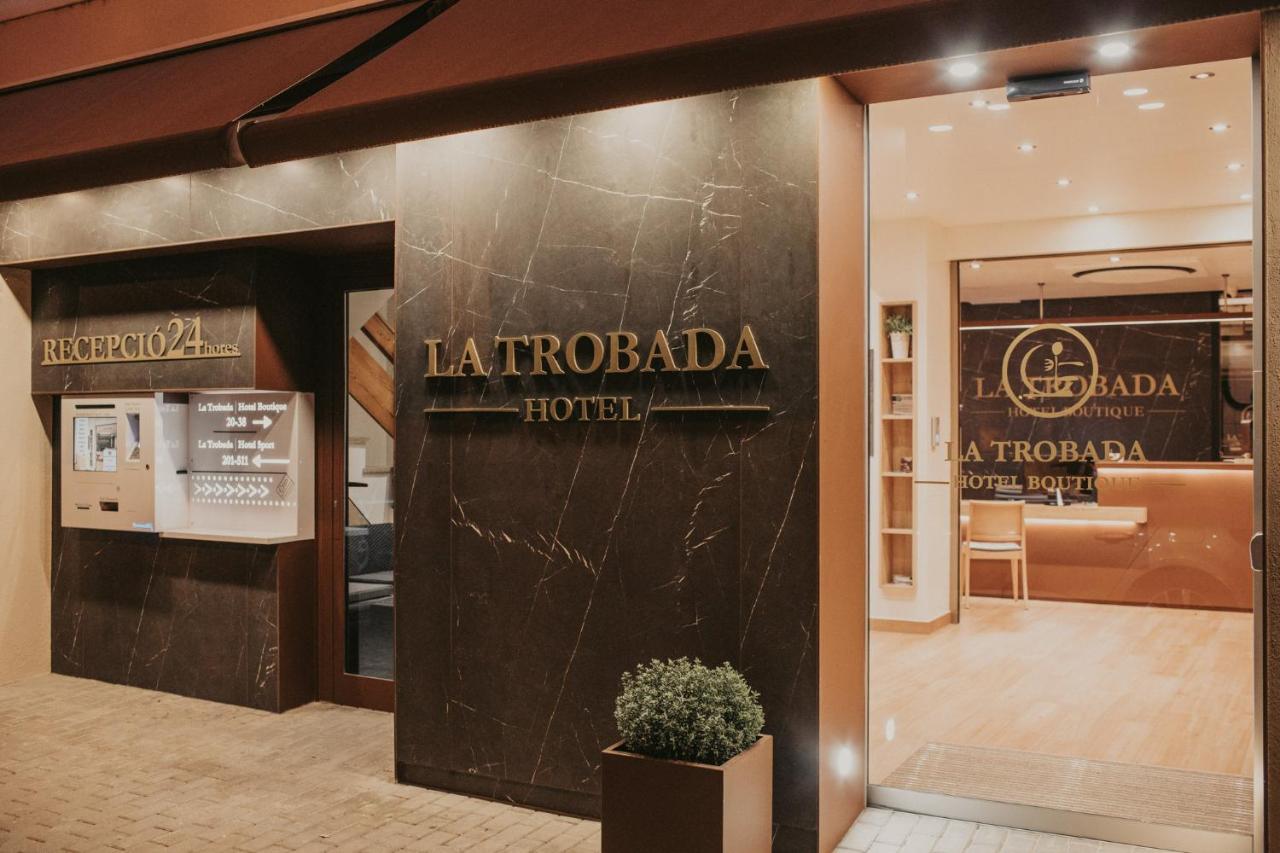 La Trobada Hotel Sport Ripoll Buitenkant foto