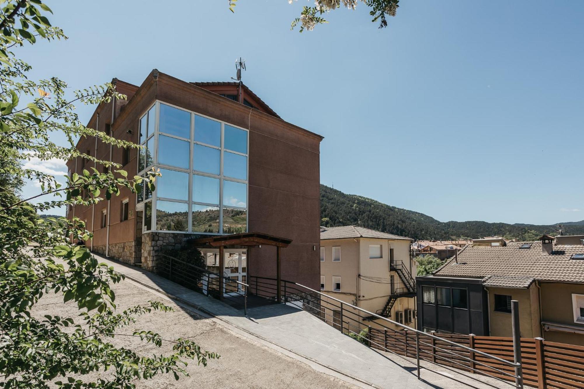 La Trobada Hotel Sport Ripoll Buitenkant foto