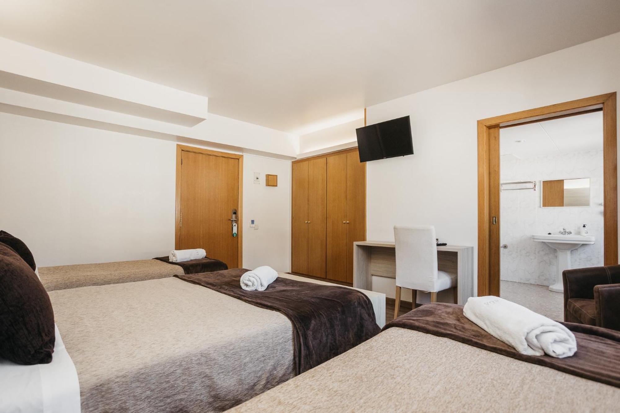 La Trobada Hotel Sport Ripoll Buitenkant foto
