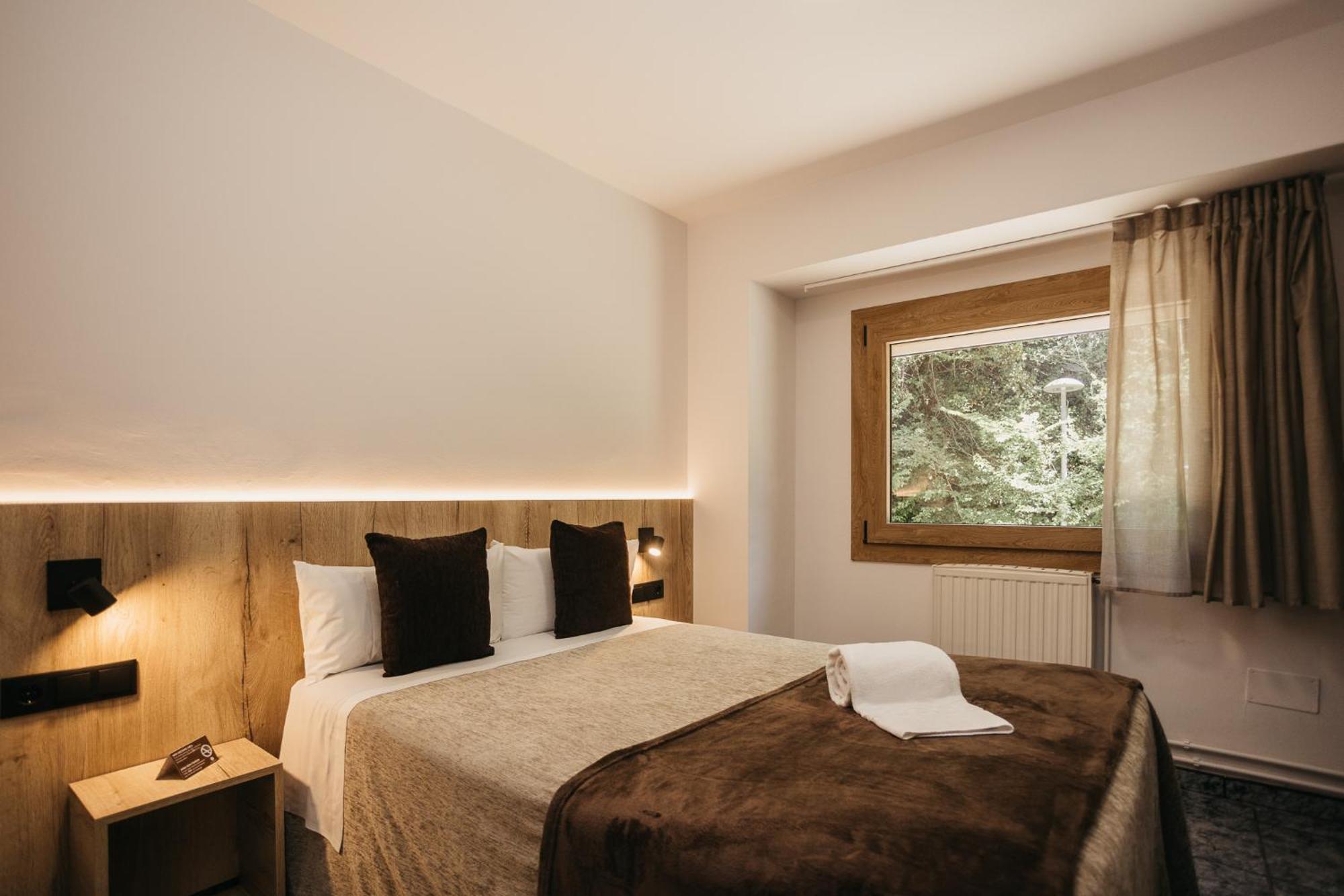 La Trobada Hotel Sport Ripoll Buitenkant foto
