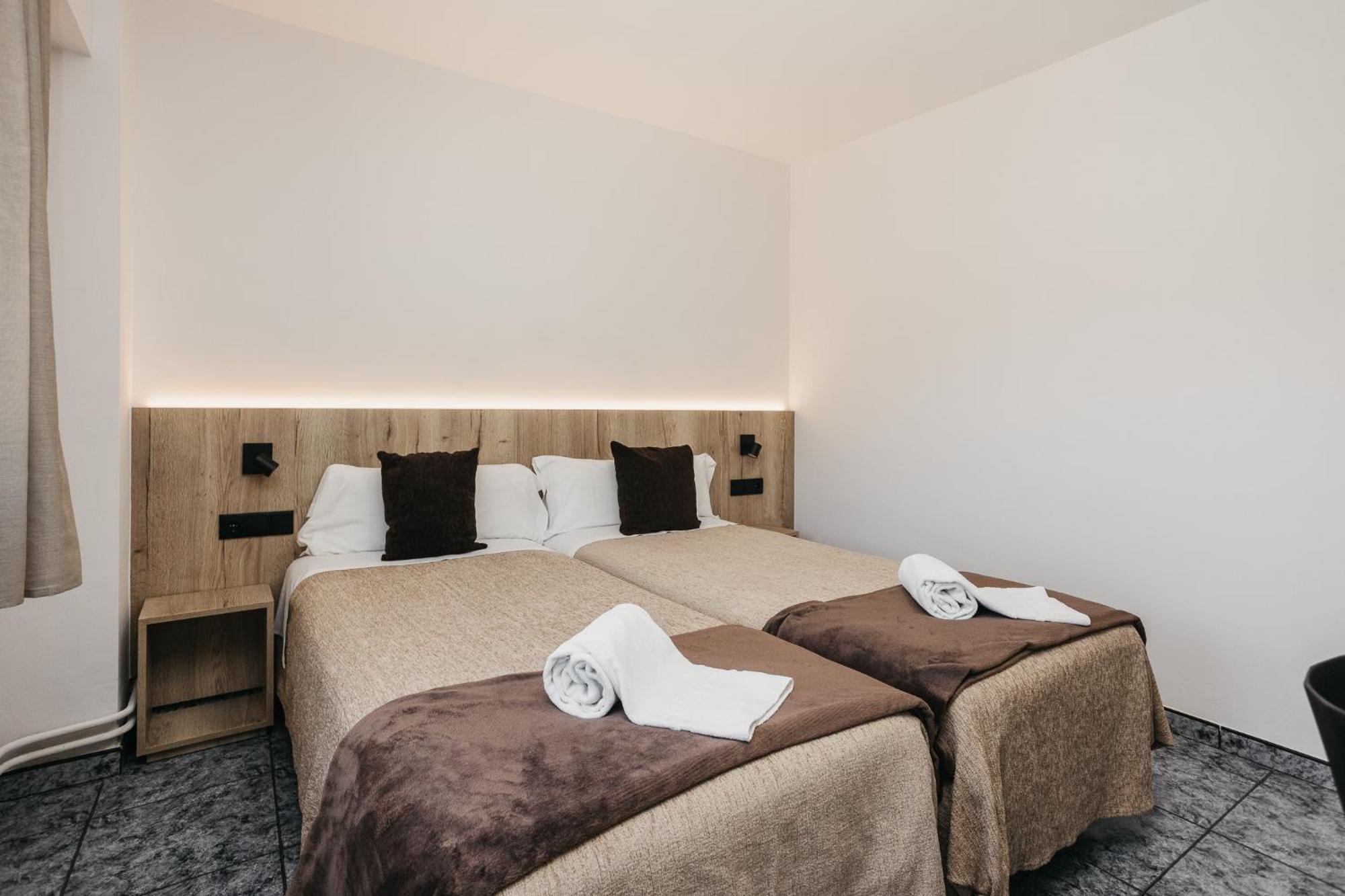 La Trobada Hotel Sport Ripoll Buitenkant foto