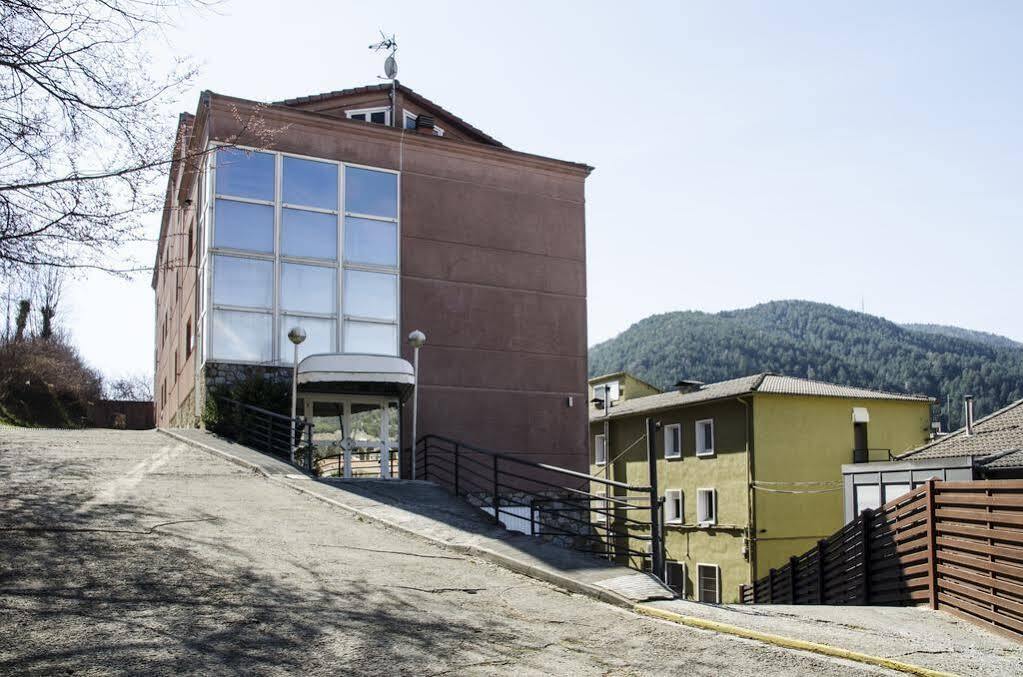 La Trobada Hotel Sport Ripoll Buitenkant foto