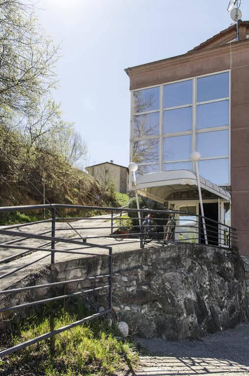 La Trobada Hotel Sport Ripoll Buitenkant foto